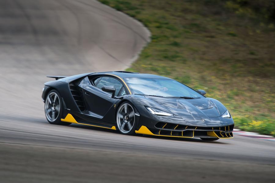  Lamborghini Centenario LP770-4 2016 года  (фото 20 из 61)